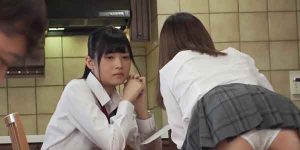 หนุ่มญี่ปุ่นโดนสาวรุมเย็ดสวิงกิ้ง